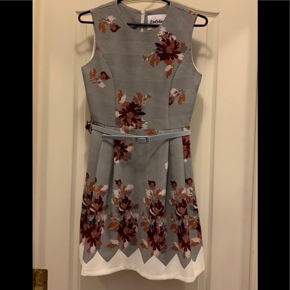 Pretty floral dress - Picture 2 of 4